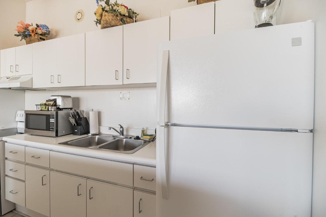 Sea View Condos At The Waikiki Banyan - Free Parking! Honolulu Exterior photo