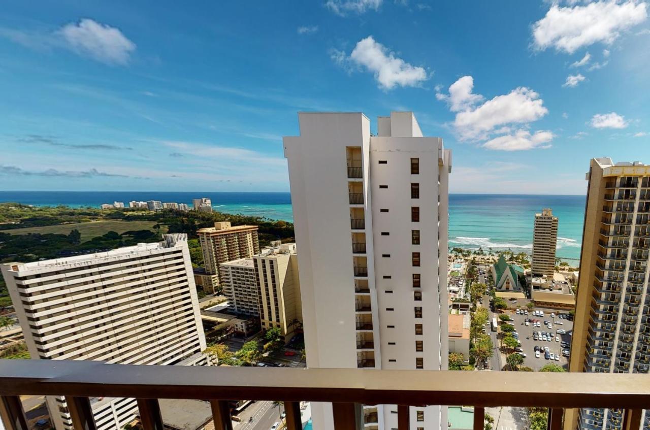 Sea View Condos At The Waikiki Banyan - Free Parking! Honolulu Exterior photo