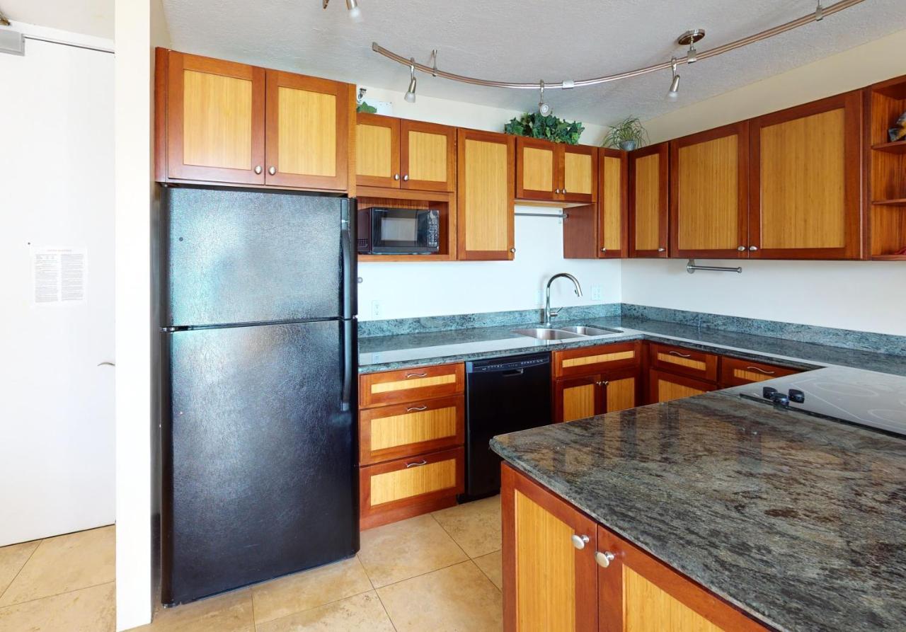 Sea View Condos At The Waikiki Banyan - Free Parking! Honolulu Exterior photo