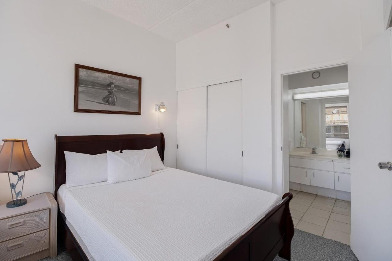 Sea View Condos At The Waikiki Banyan - Free Parking! Honolulu Exterior photo