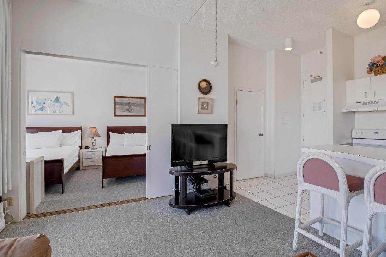 Sea View Condos At The Waikiki Banyan - Free Parking! Honolulu Exterior photo