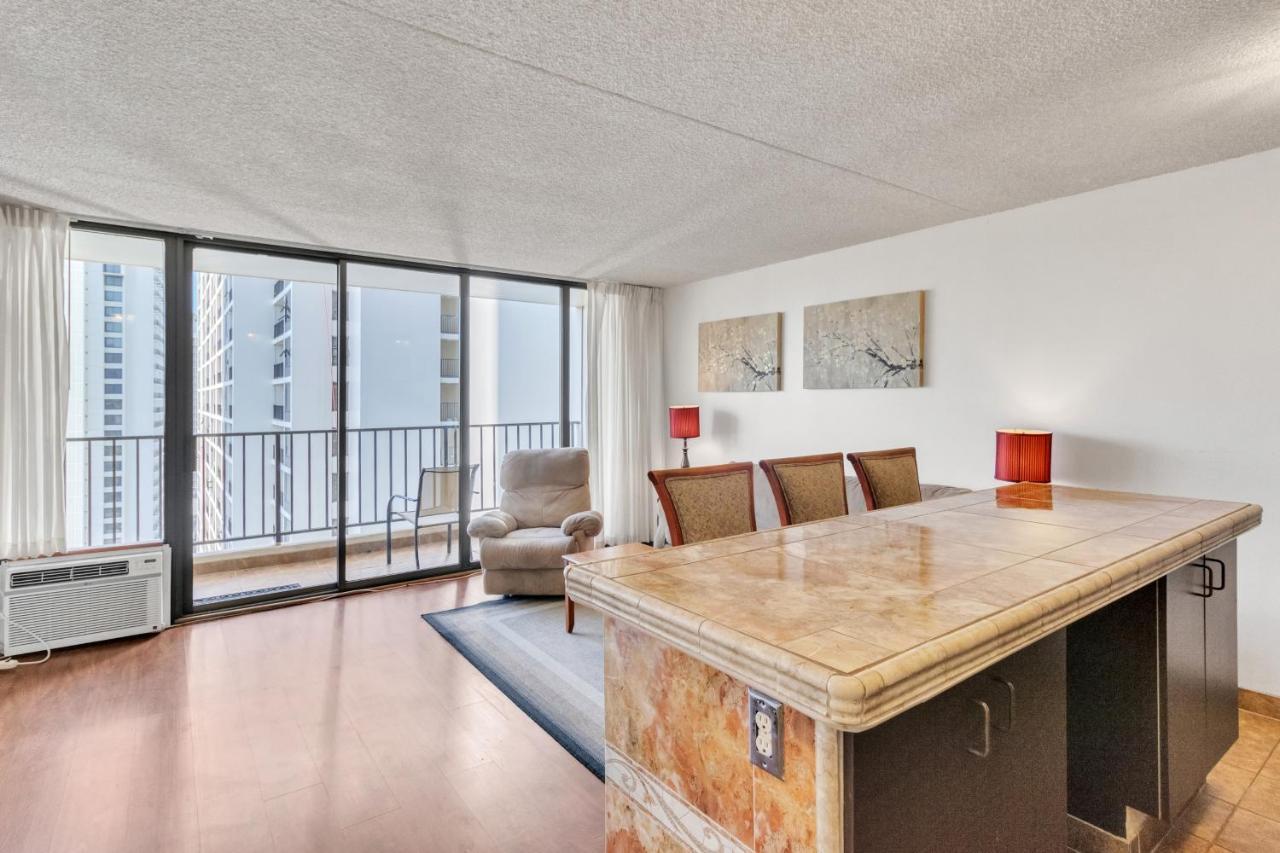 Sea View Condos At The Waikiki Banyan - Free Parking! Honolulu Exterior photo