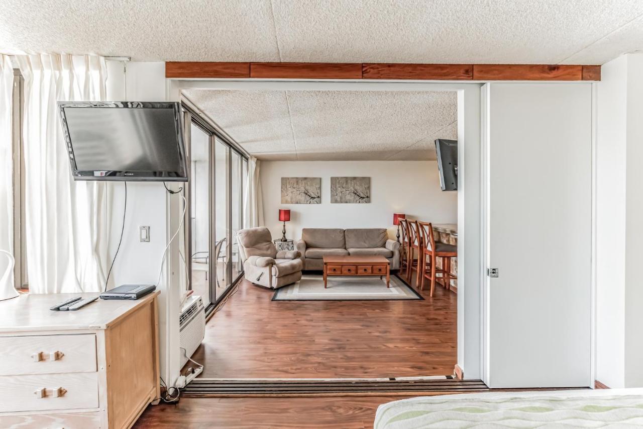 Sea View Condos At The Waikiki Banyan - Free Parking! Honolulu Exterior photo