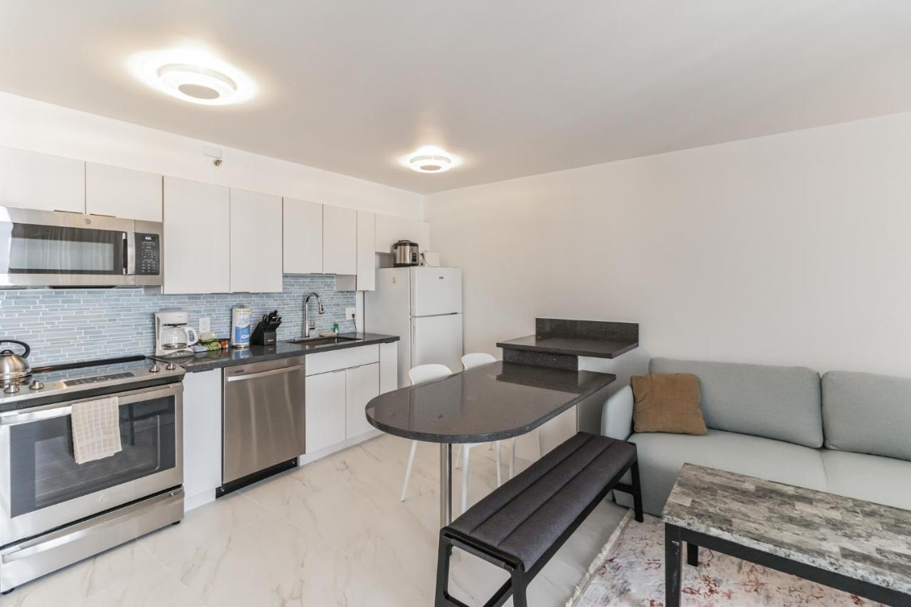 Sea View Condos At The Waikiki Banyan - Free Parking! Honolulu Exterior photo