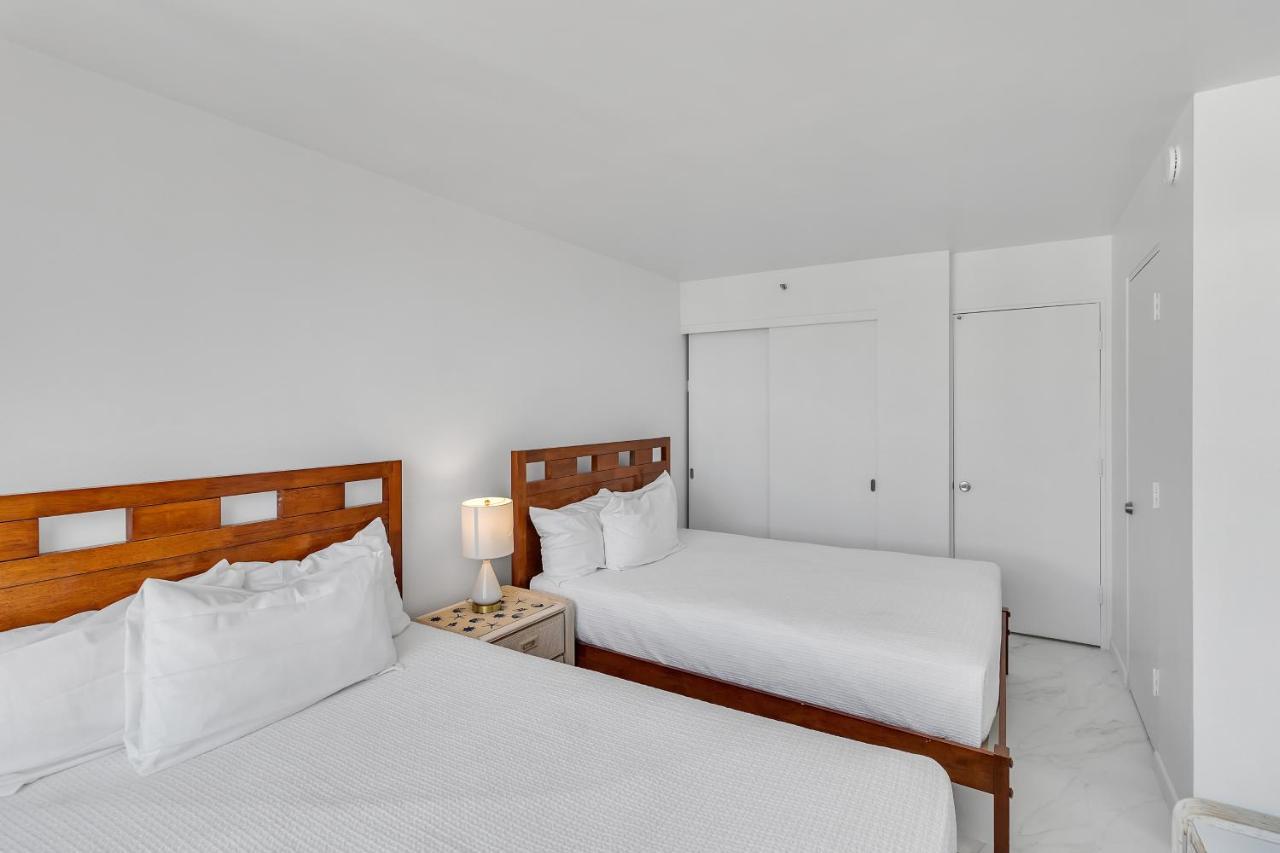 Sea View Condos At The Waikiki Banyan - Free Parking! Honolulu Exterior photo