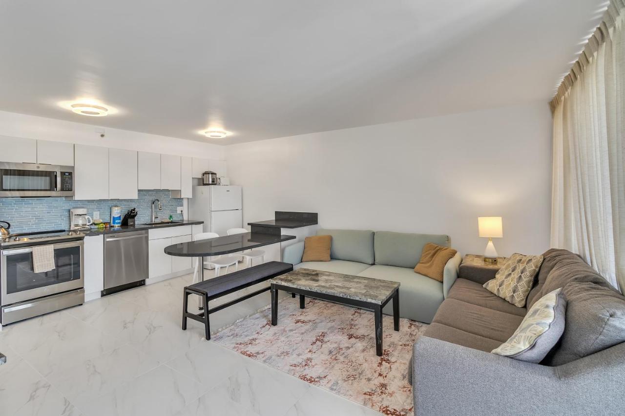 Sea View Condos At The Waikiki Banyan - Free Parking! Honolulu Exterior photo