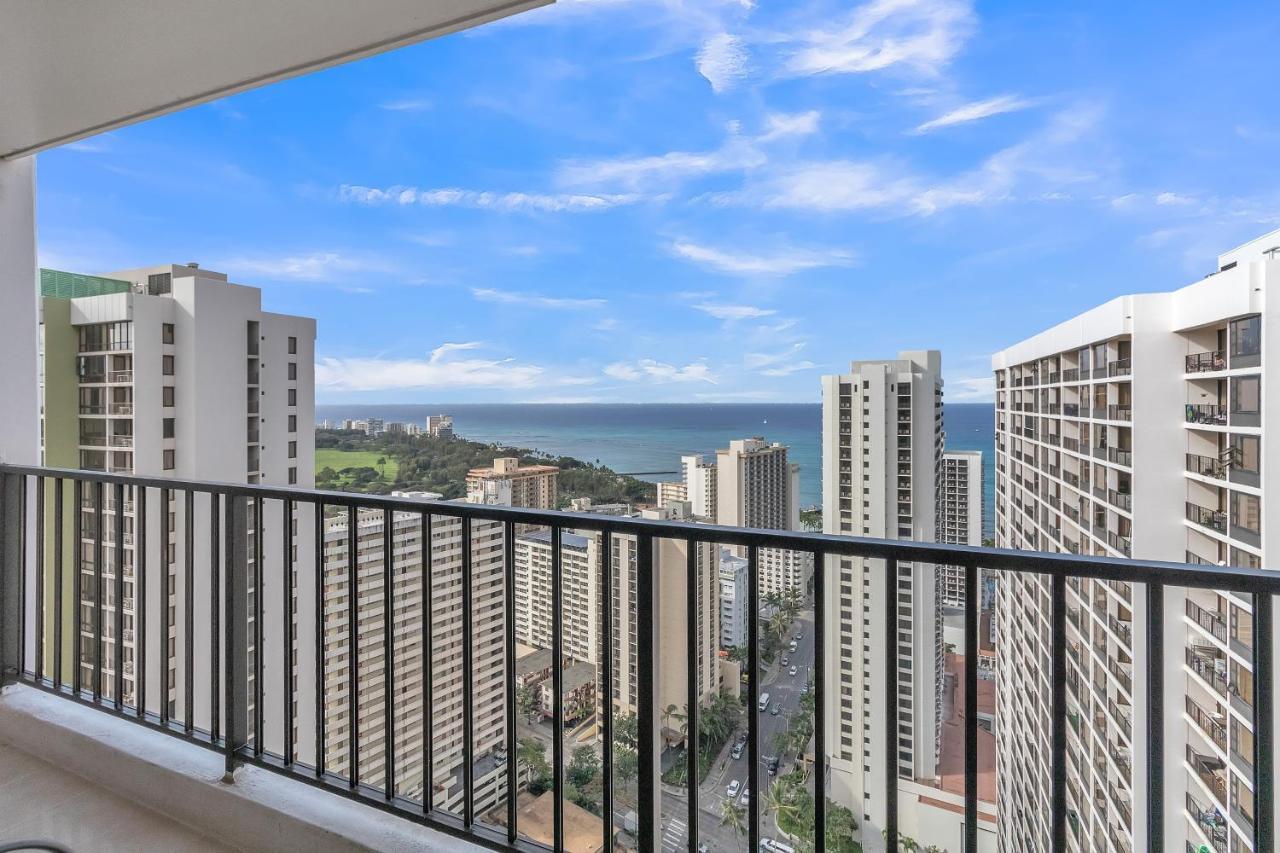 Sea View Condos At The Waikiki Banyan - Free Parking! Honolulu Exterior photo